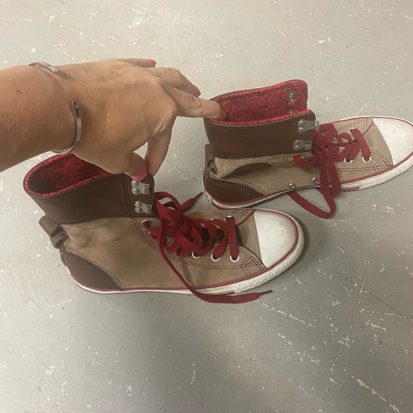 Converse - Picture 3 of 3